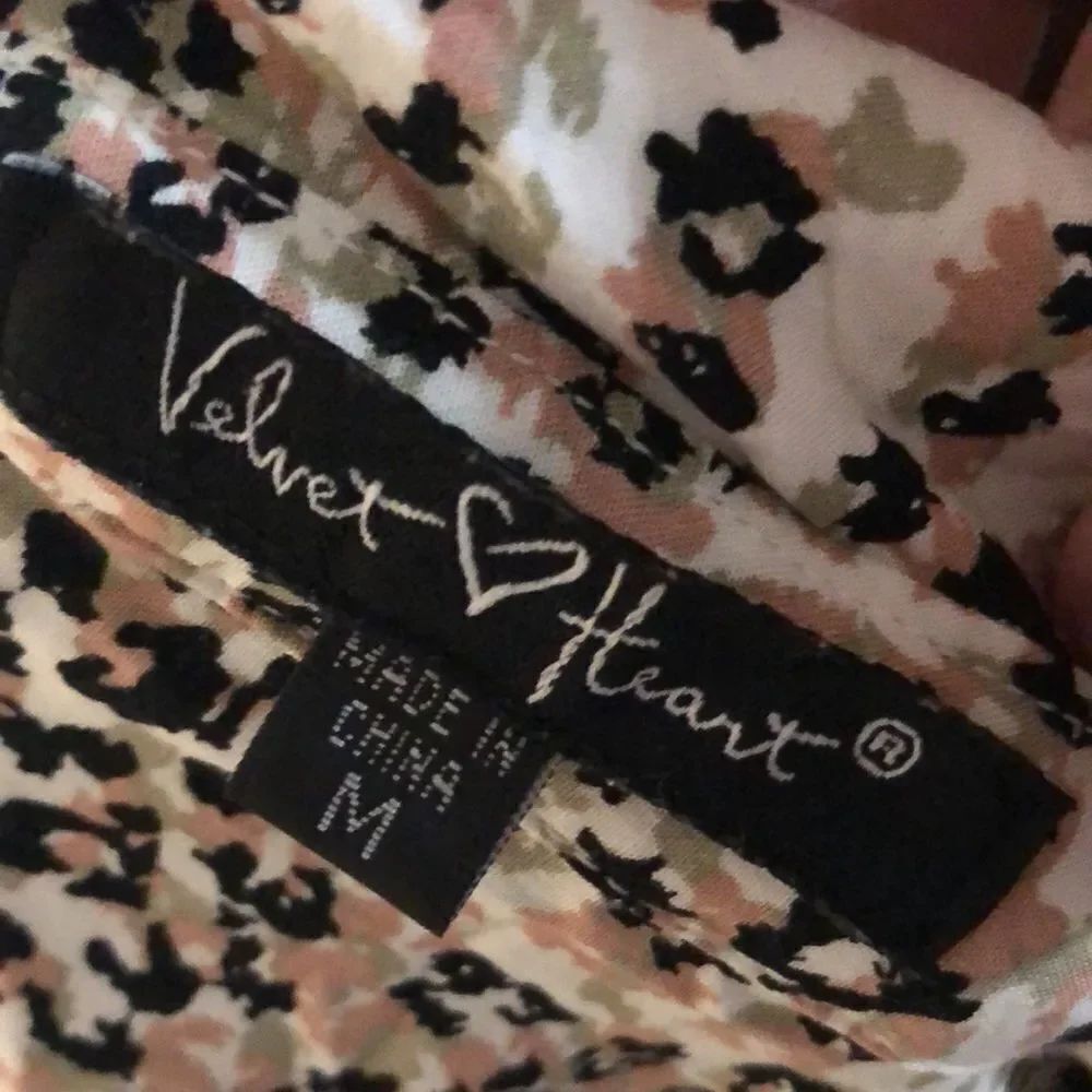 3for$20 blouse medium - Picture 3 of 3
